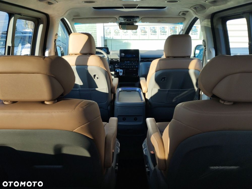 Hyundai Staria 1.6 T-GDI HEV Luxury - 34