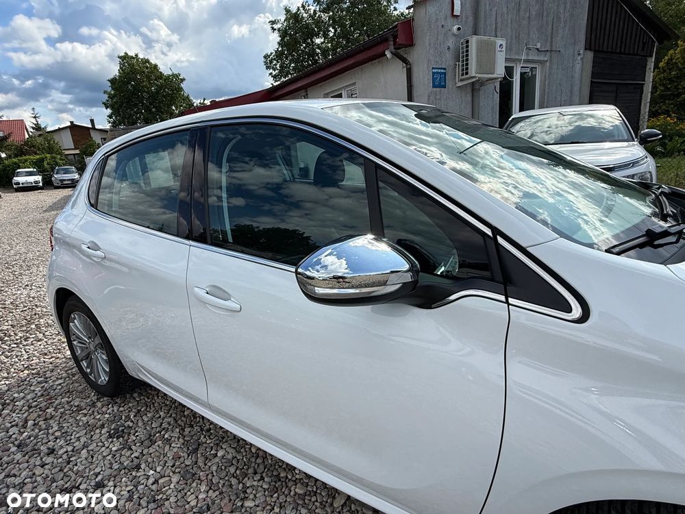 Peugeot 208 PureTech 110 Stop & Start EAT6 Allure - 23