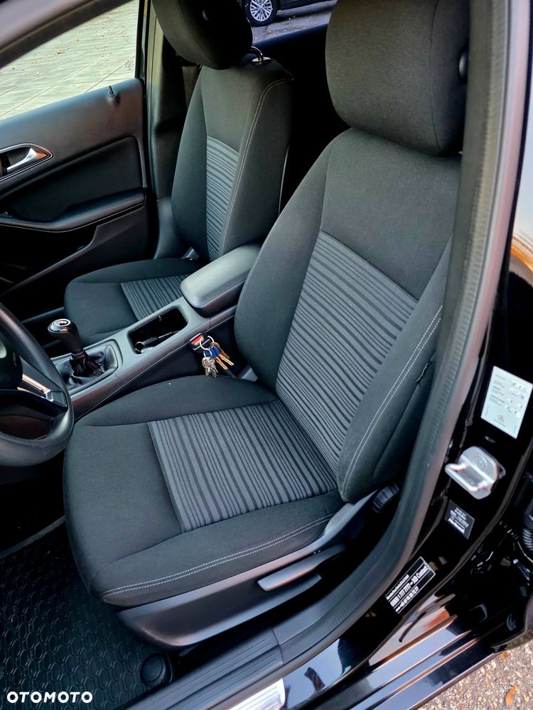 Mercedes-Benz Klasa A 180 (BlueEFFICIENCY) - 23