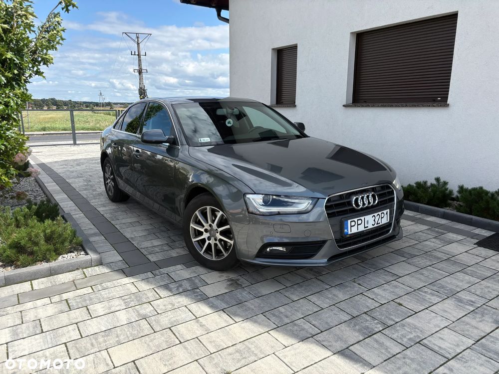 Audi A4 Limousine - 1