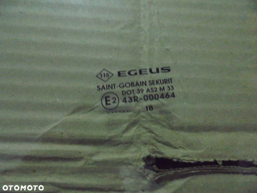 SZYBA LEWA DUŻA RENAULT TRAFIC 2014-2019 OPUSZCZANA - 2