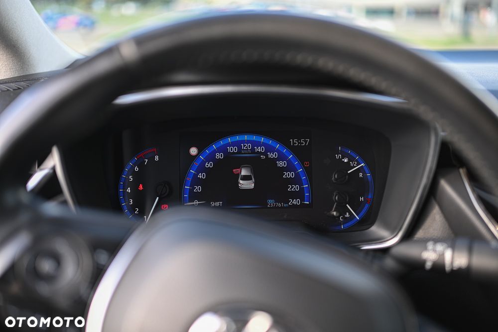 Toyota Corolla 1.6 Comfort - 11