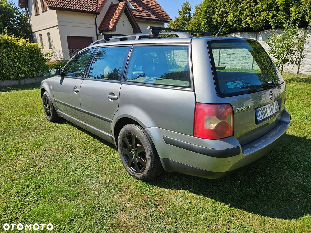 Volkswagen Passat 1.8T Basis - 3