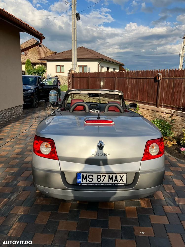 Renault Megane 2.0 Confort Dynamique - 4