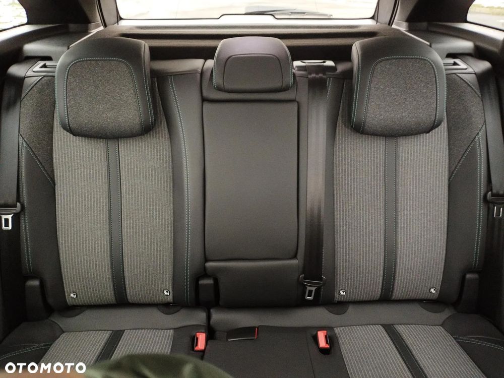 Peugeot 3008 1.5 BlueHDi Allure S&S - 16