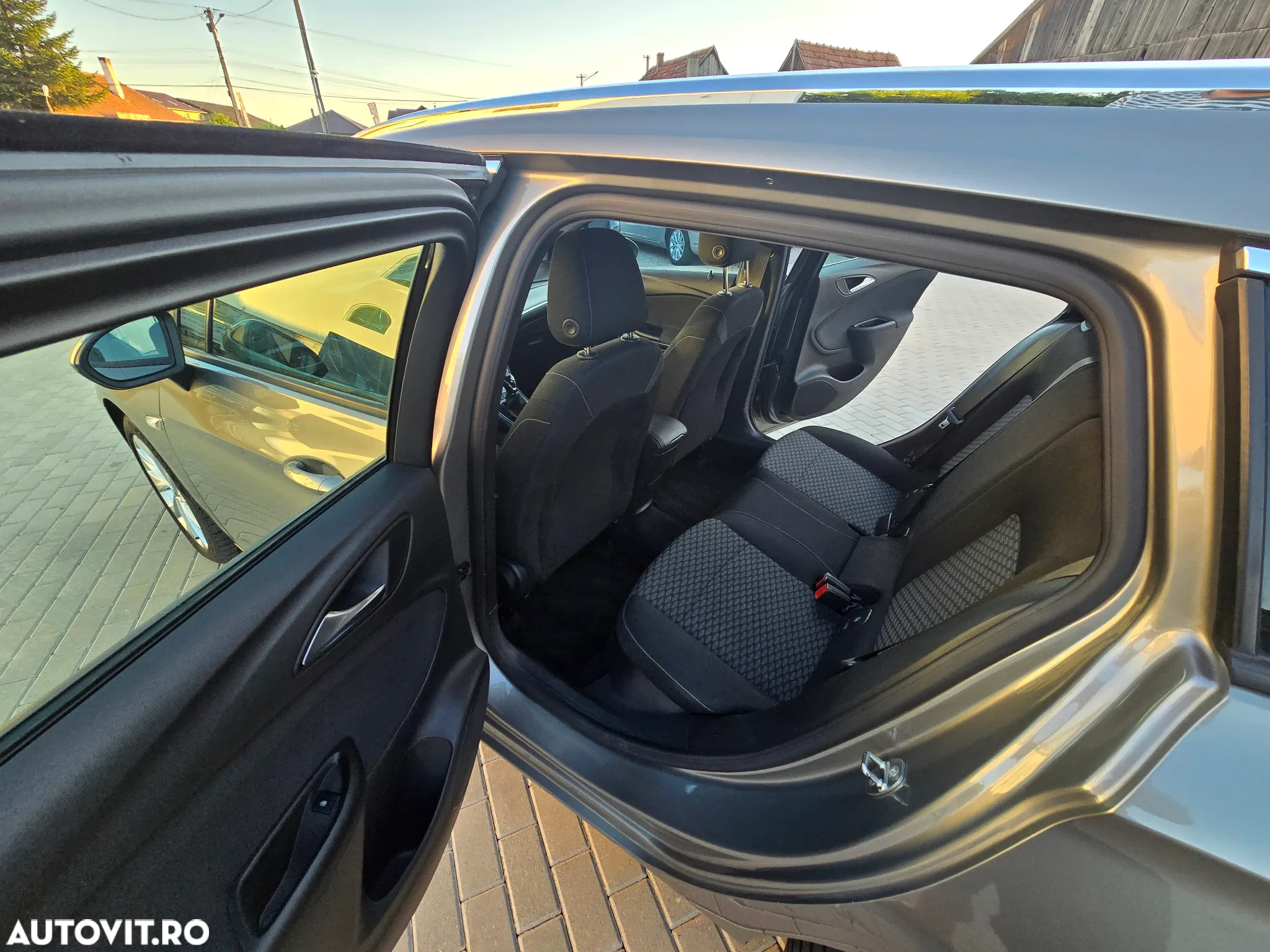 Opel Astra 1.6 CDTI DPF ecoFLEX Sports TourerStart/Stop Edition - 10
