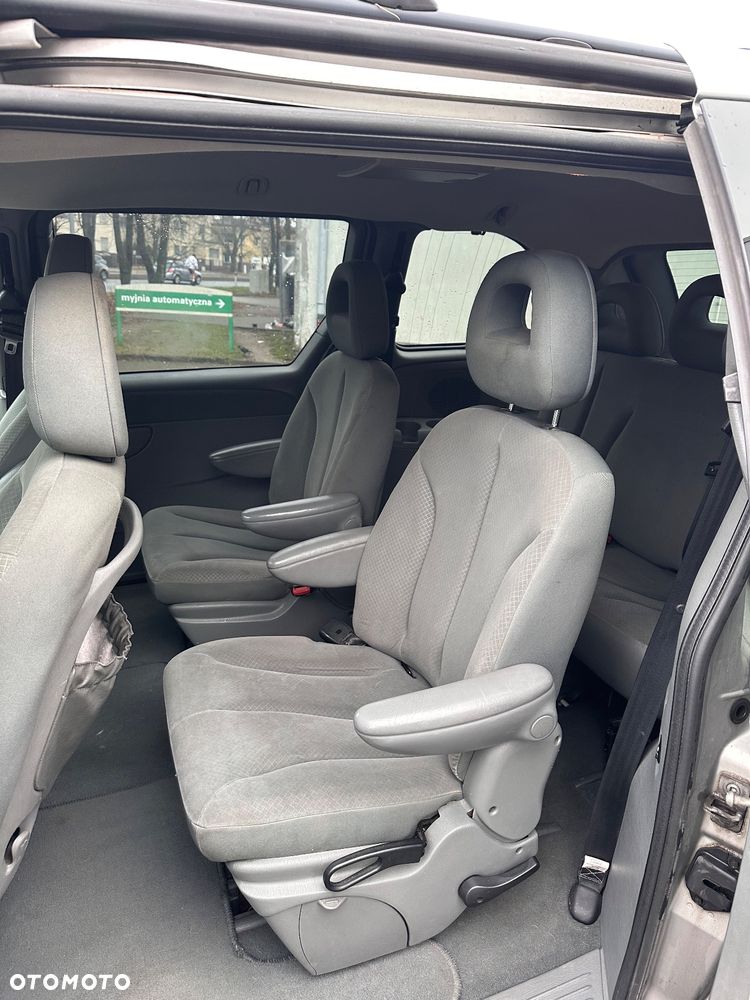 Chrysler Voyager 2.8 LX CRD - 8