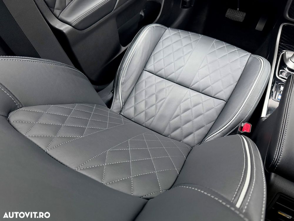 Mitsubishi Outlander - 16