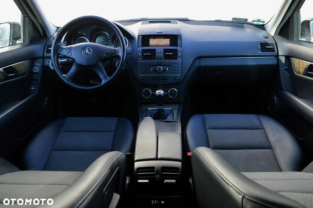 Mercedes-Benz Klasa C 180 Kompressor BlueEFFICIENCY Elegance - 8