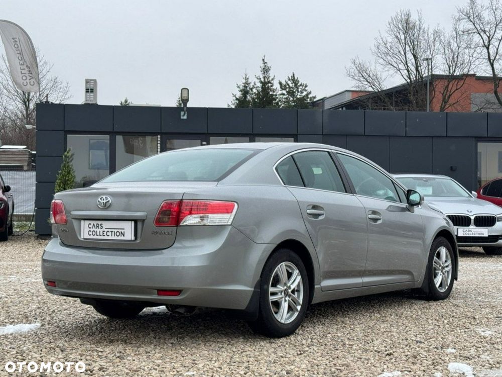 Toyota Avensis 1.8 Life - 4