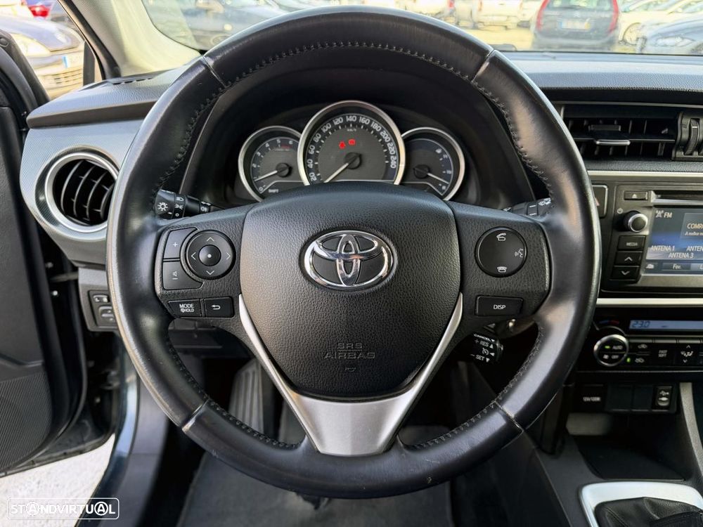 Toyota Auris 1.4 D-4D Exclusive - 34