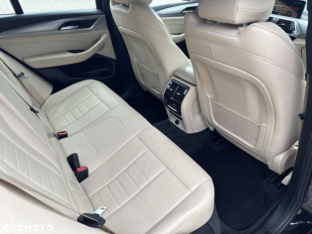 BMW X4 - 16