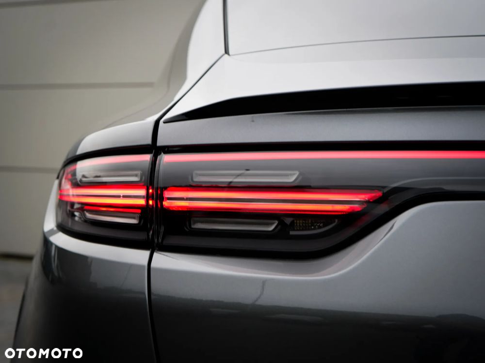 Porsche Cayenne Coupe GTS - 10