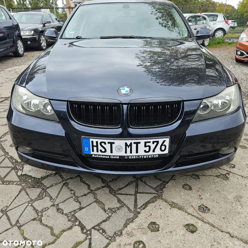 BMW Seria 3 318i Touring - 2