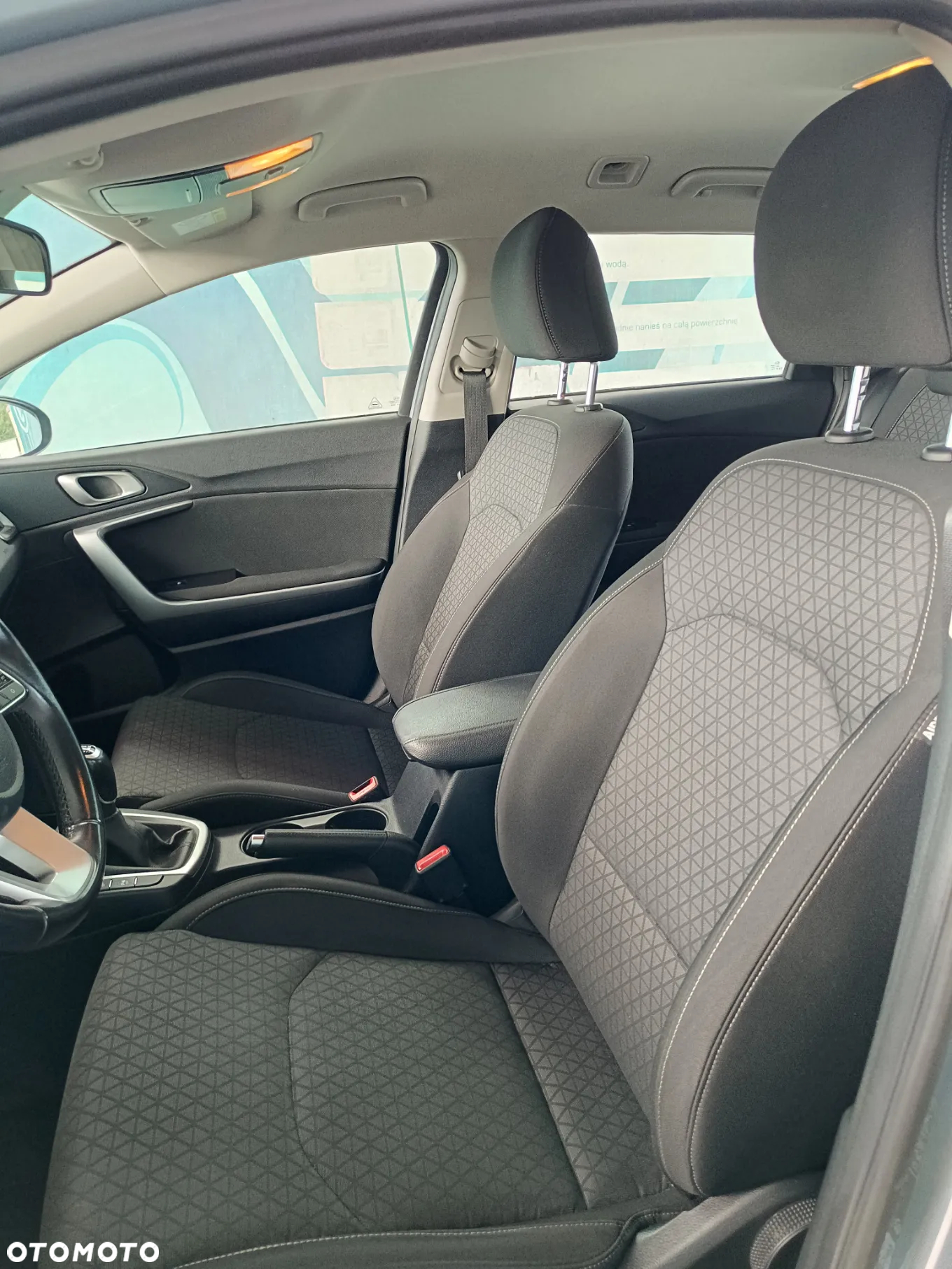 Kia Ceed 1.6 CRDi mHEV M - 12