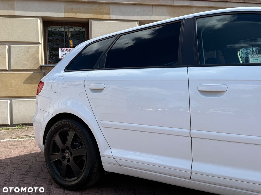 Audi A3 Sportback 1.4 TFSI Ambiente - 24