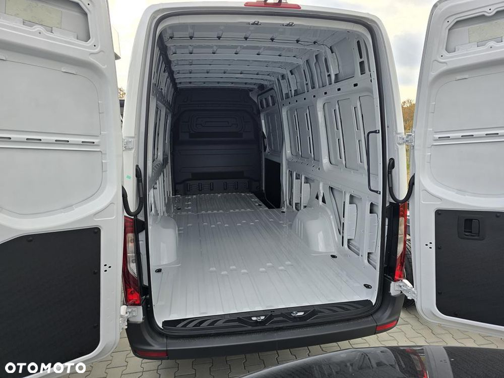Mercedes-Benz Sprinter - 7