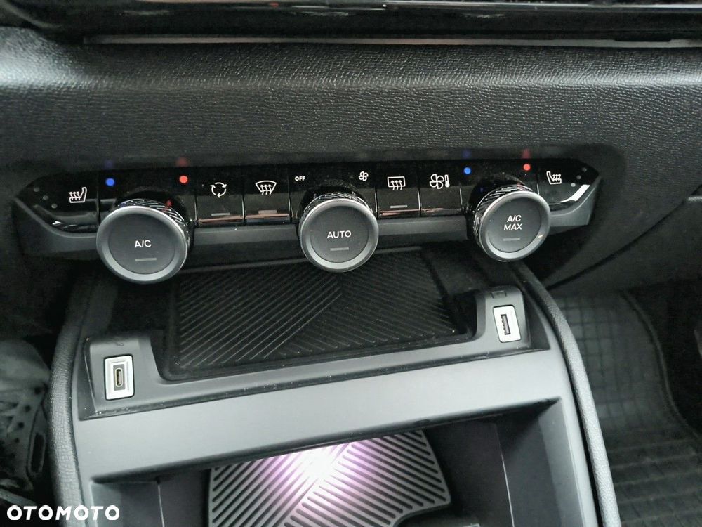 Citroën C4 1.2 PureTech Max S&S EAT8 - 17