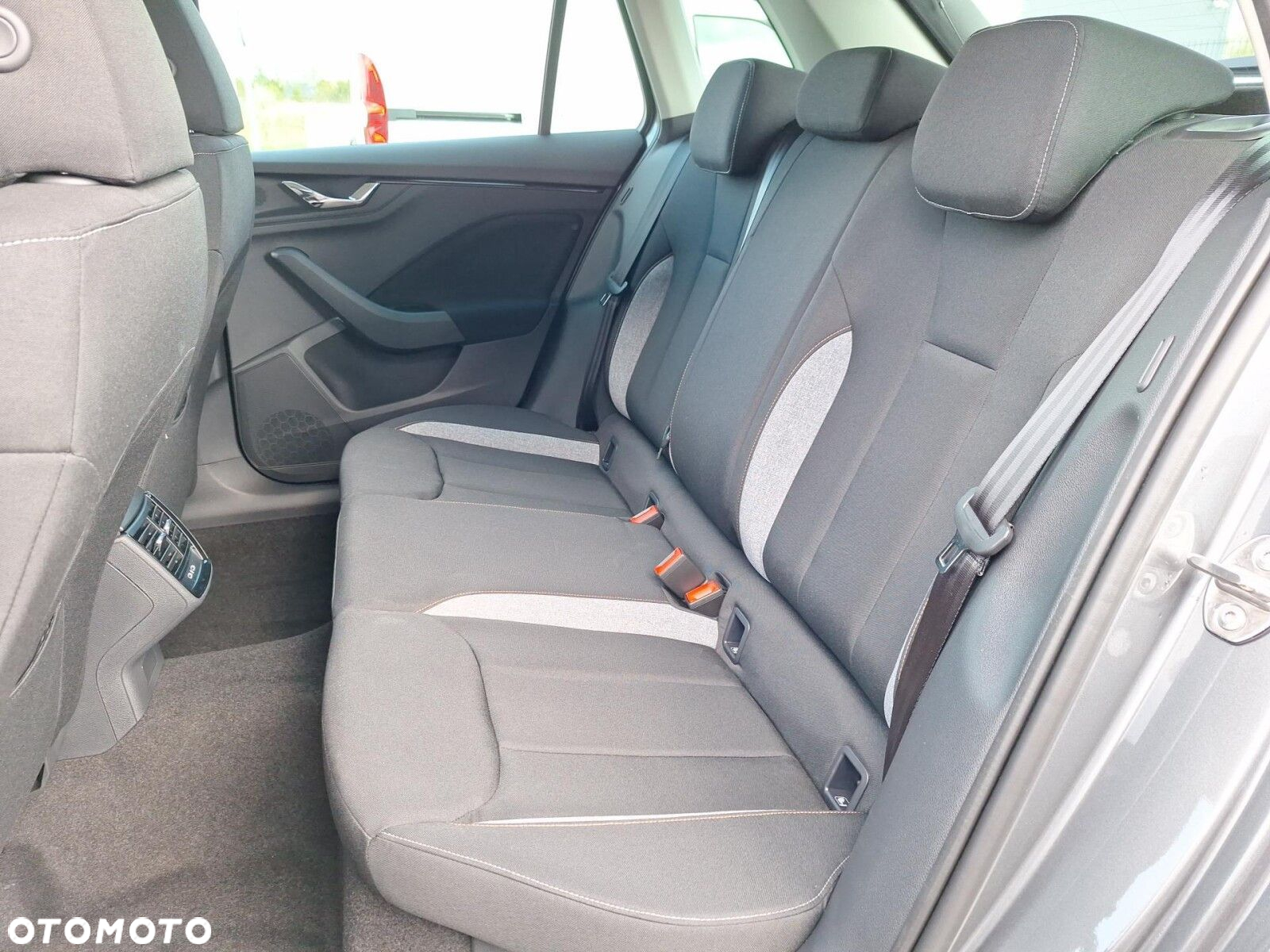 Skoda Kamiq 1.5 TSI Edition 130 DSG - 32