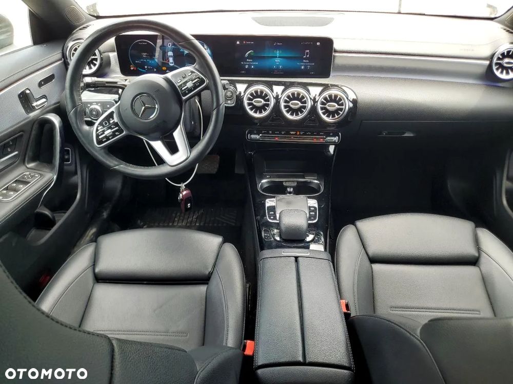Mercedes-Benz CLA 250 4-Matic 7G-DCT - 9