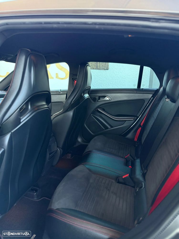 Mercedes-Benz CLA 45 AMG 4Matic 7G-DCT - 24