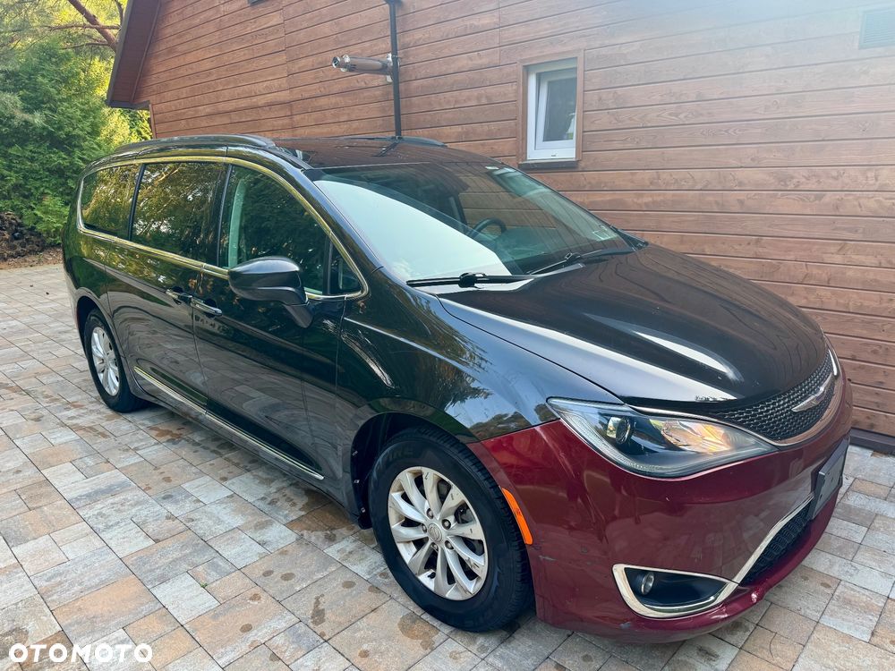 Chrysler Pacifica - 7