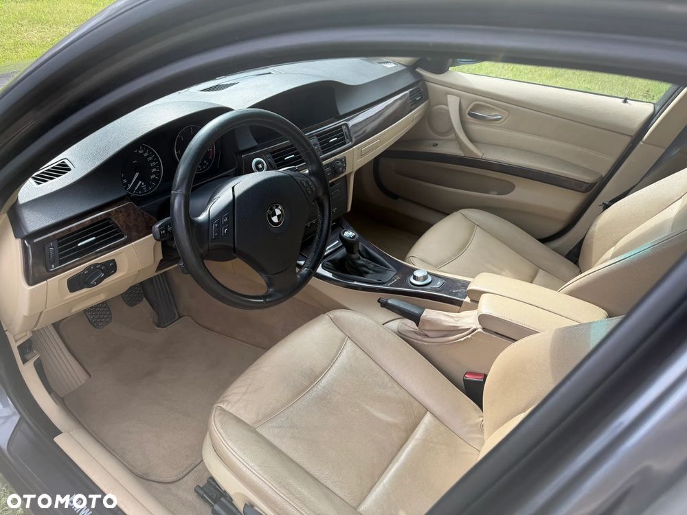 BMW Seria 3 320d - 14