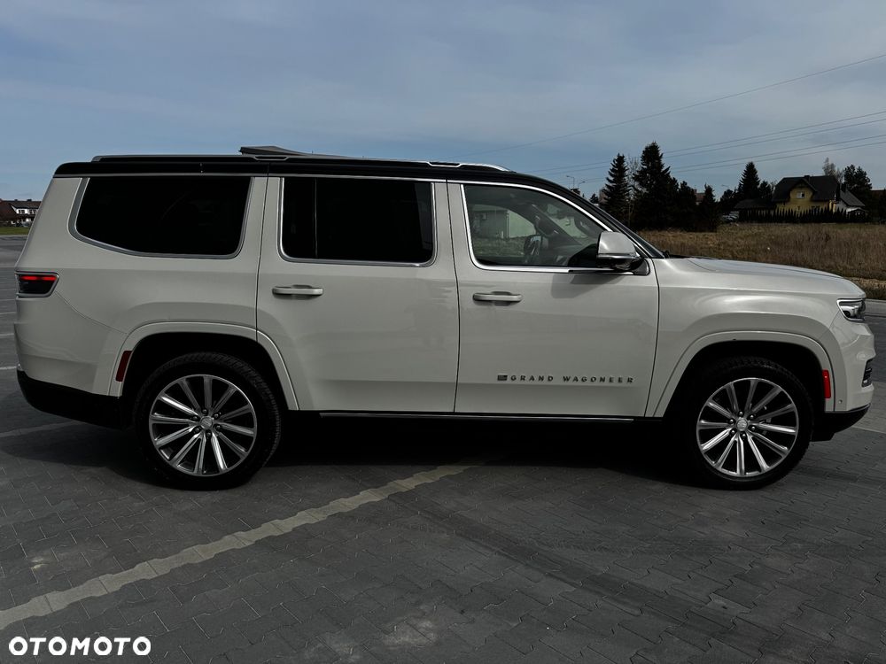 Jeep Grand Wagoneer - 7