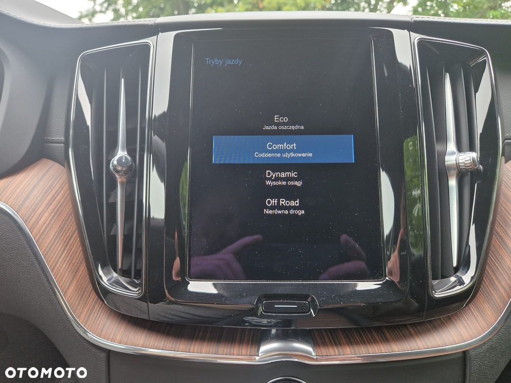 Volvo XC 60 B4 B Geartronic Inscription - 25