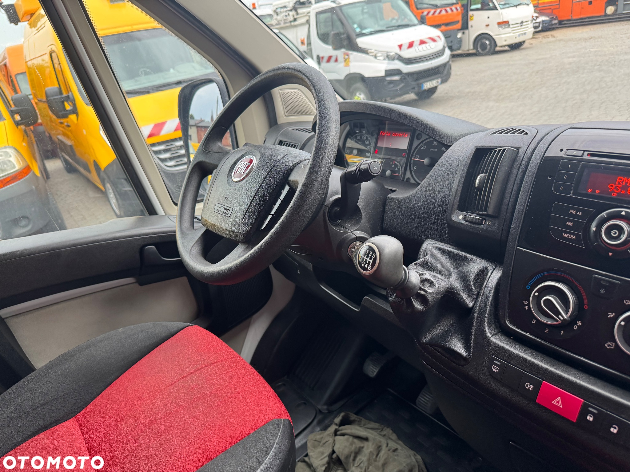 Fiat Ducato 2013 r. Klima Webasto 10 Osobowy Autobus - 26
