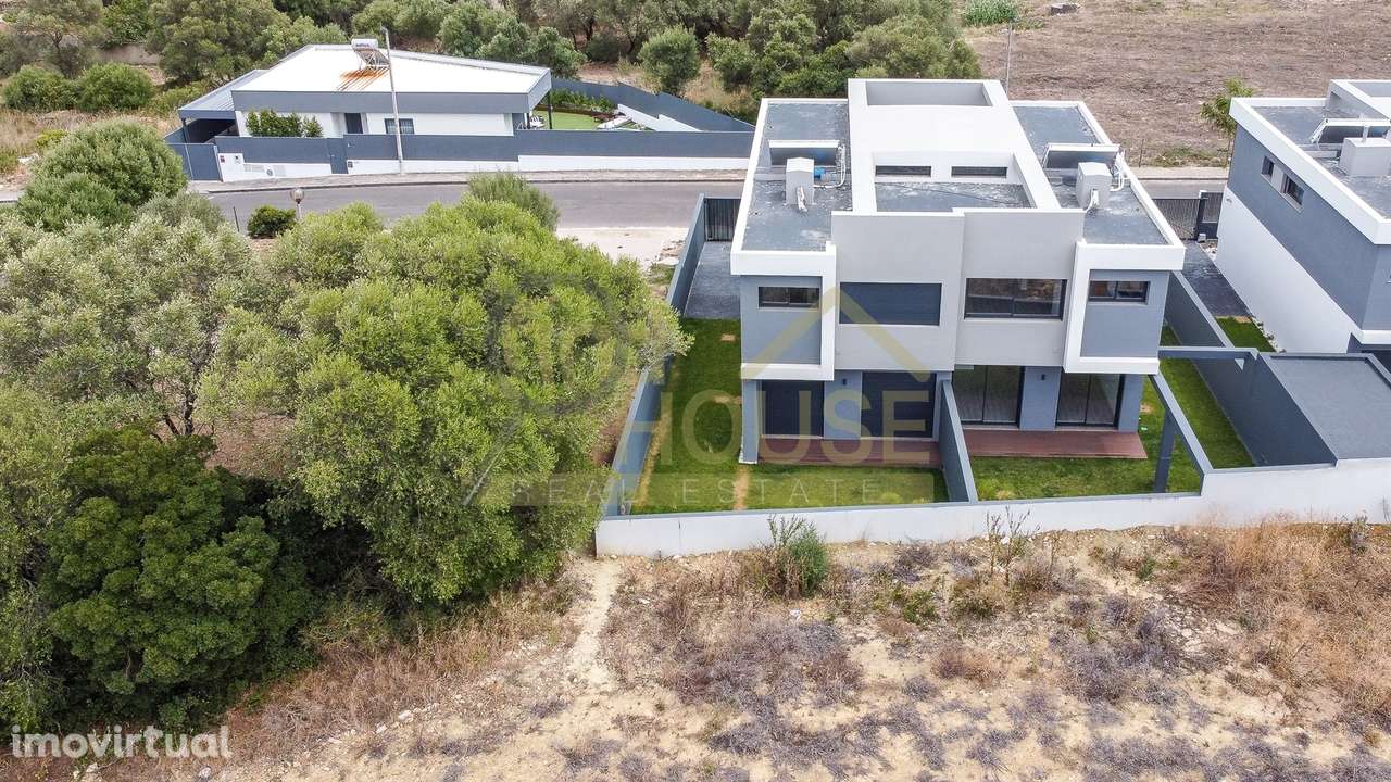 Moradia geminada T3 em Bicesse - Grande imagem: 4/29