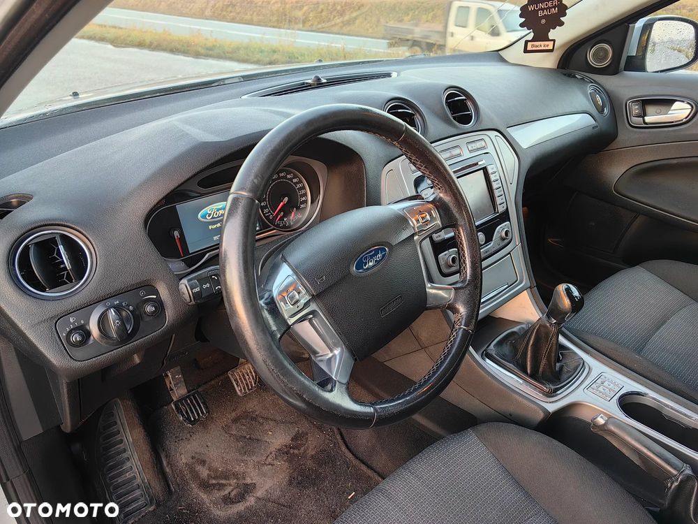 Ford Mondeo 2.0 Ambiente - 14