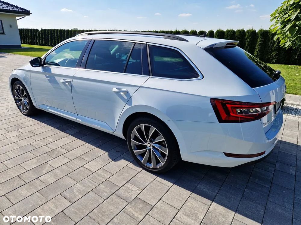 Skoda Superb Combi 2.0 TDI DSG SportLine - 5