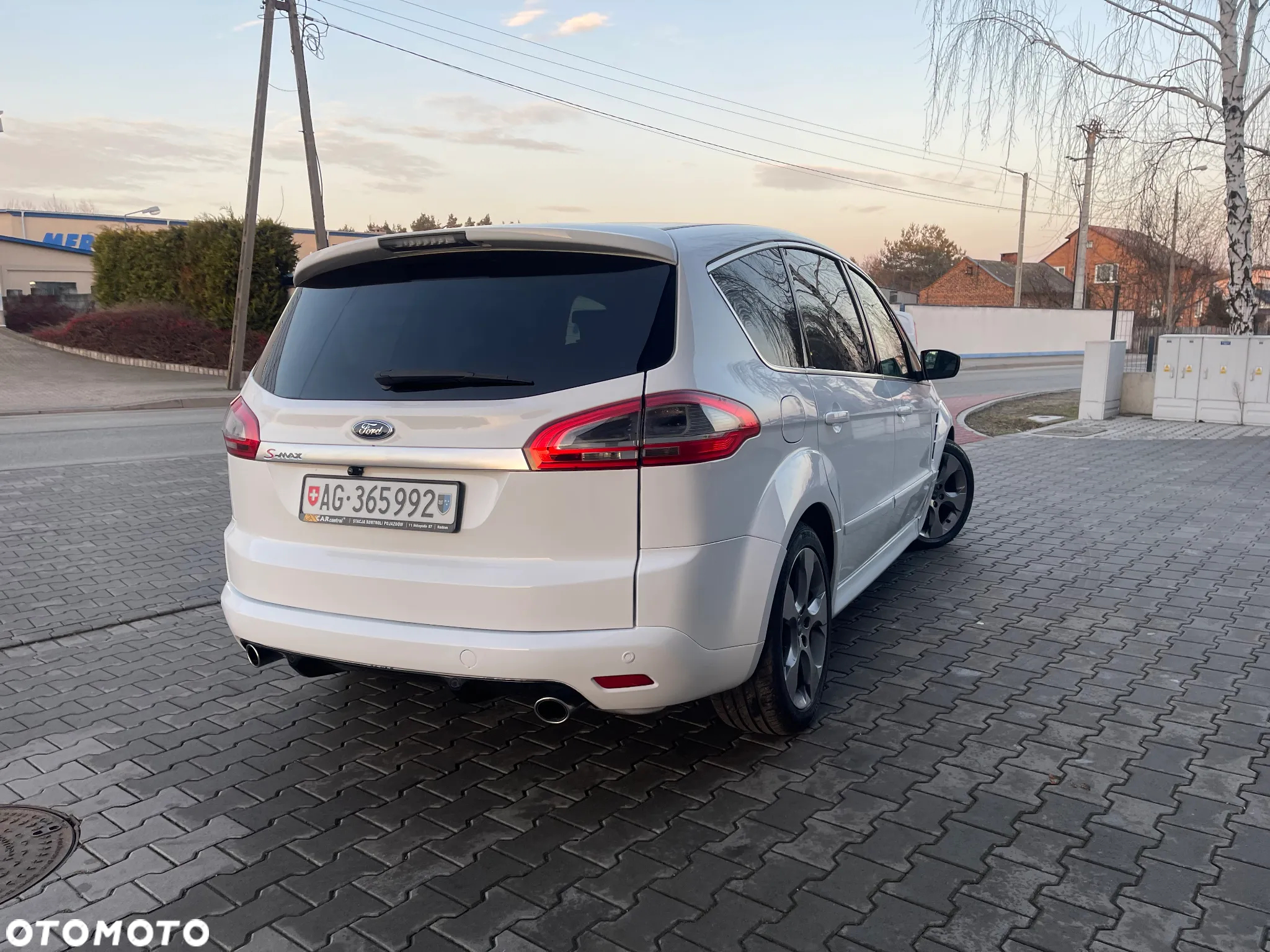 Ford S-Max - 11