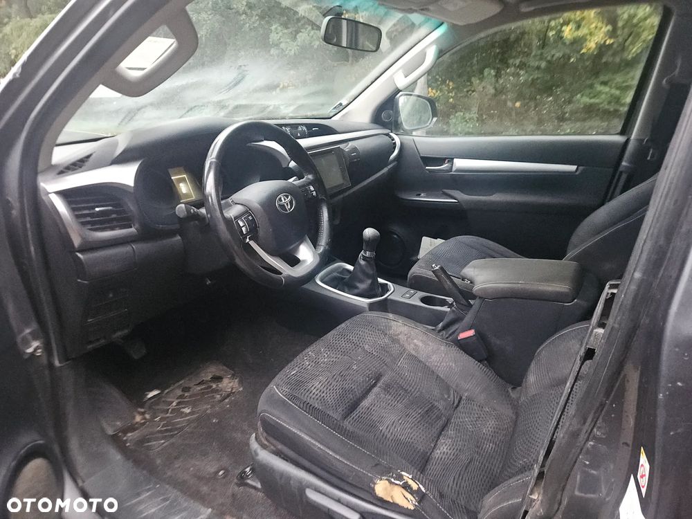 Toyota Hilux - 11
