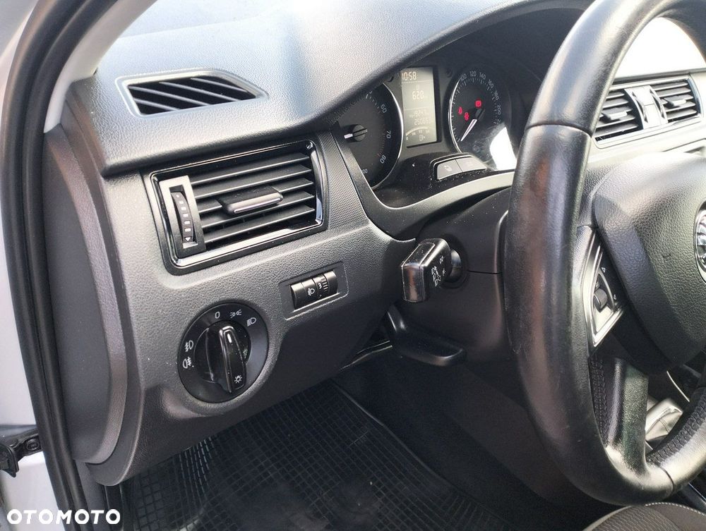 Skoda RAPID - 12