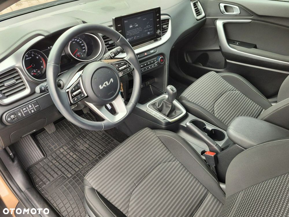 Kia XCeed - 12