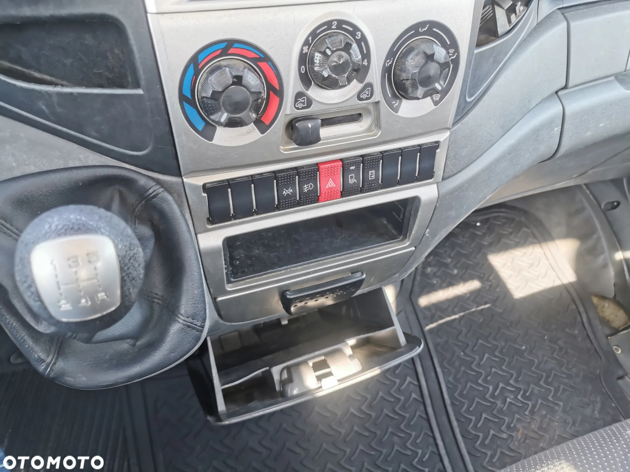 Iveco Daily 35C11 Kiper wywrotka Hak Bliźniak sprowadzony - 9