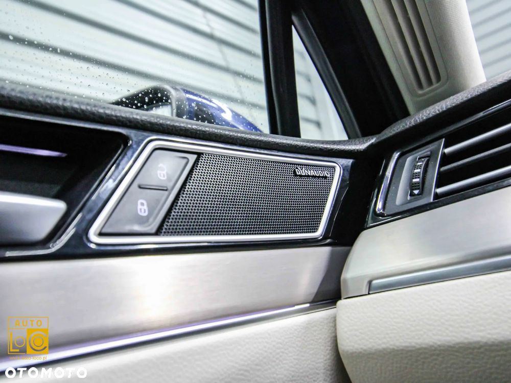 Volkswagen Passat - 32