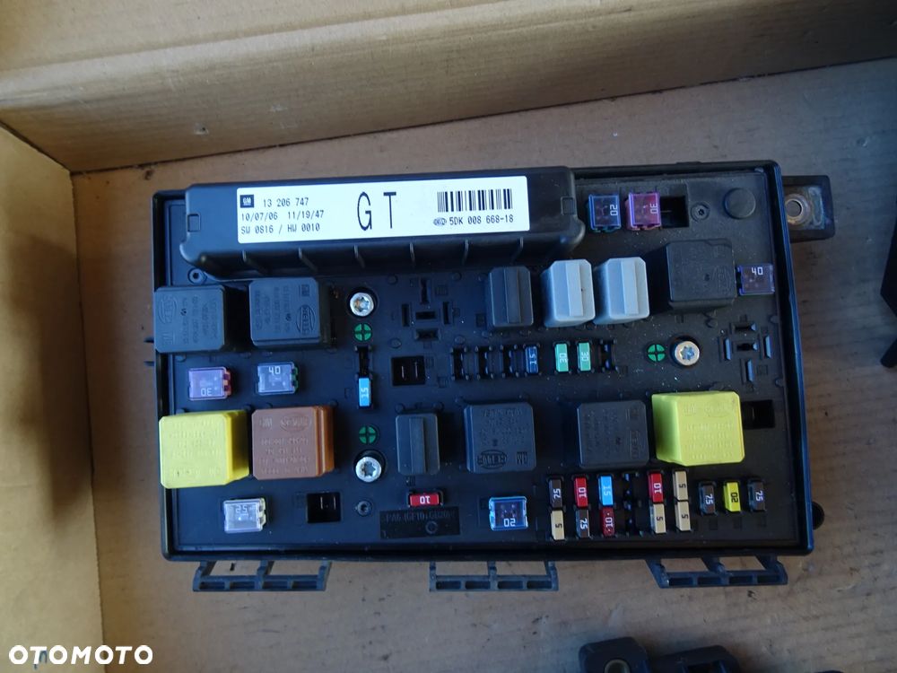 MODUŁ NADWOZIA UEC OPEL ZAFIRA B ASTRA H TWIN TOP 13206747 GT + KOD PIN - 1