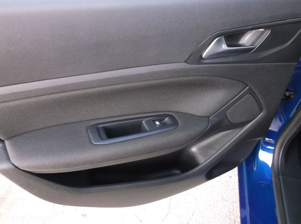 Peugeot 308 PureTech 130 GPF EAT8 Black Edition - 20