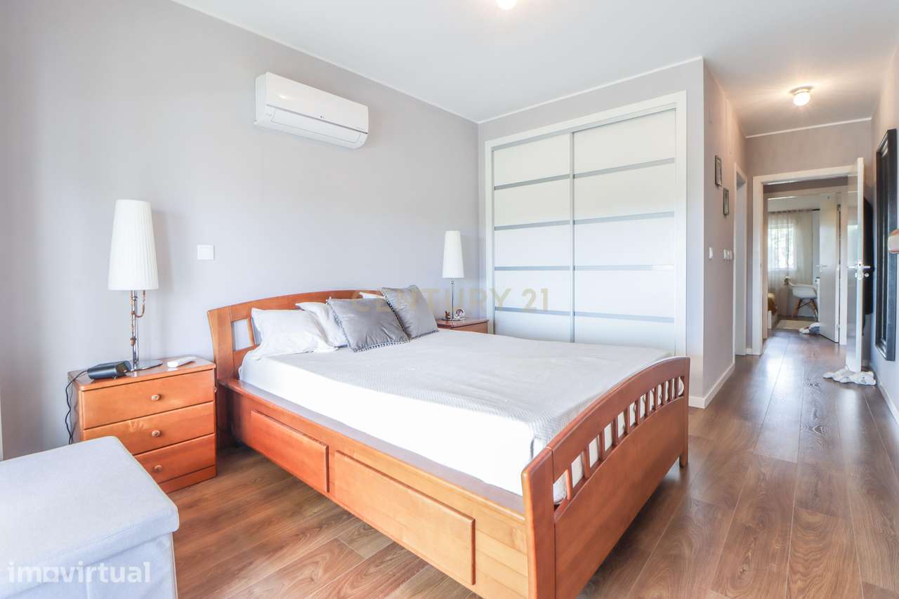 Apartamento duplex T2+2 com terraços - Grande imagem: 3/32