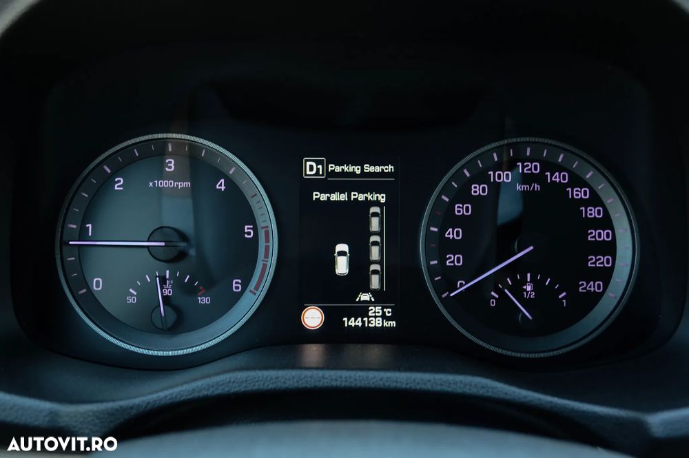 Hyundai Tucson blue 1.7 CRDi 2WD DCT Premium - 33