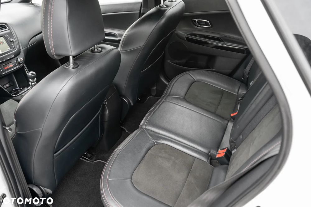 Kia Ceed 1.6 T-GDI GT-Track - 30