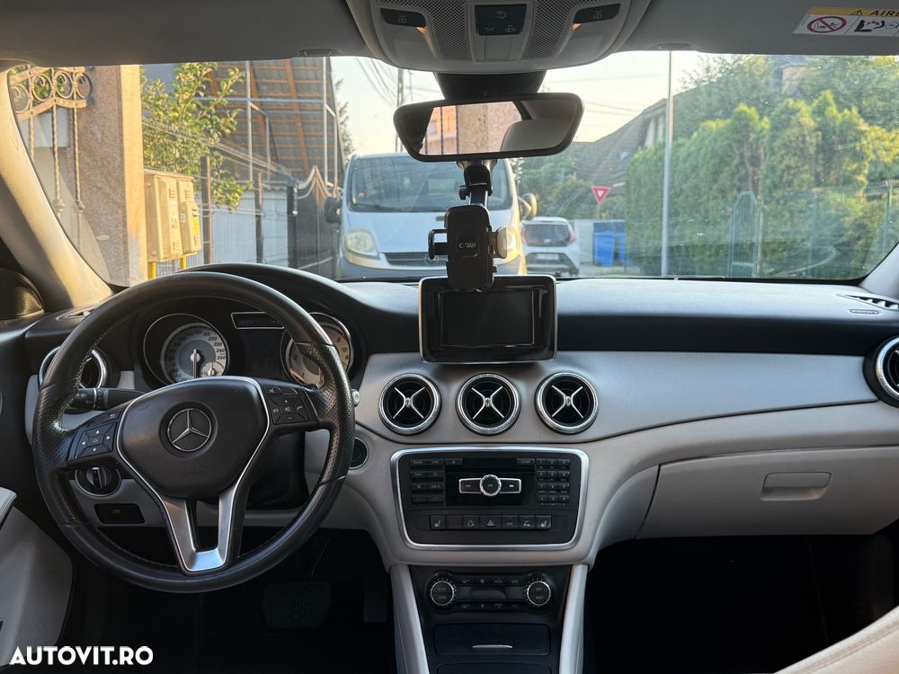Mercedes-Benz CLA 200 - 9