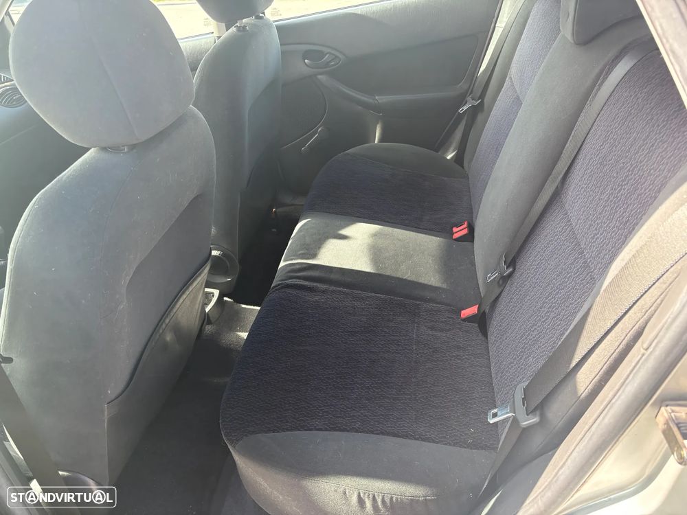 Ford Focus SW 1.4 Ambiente - 7