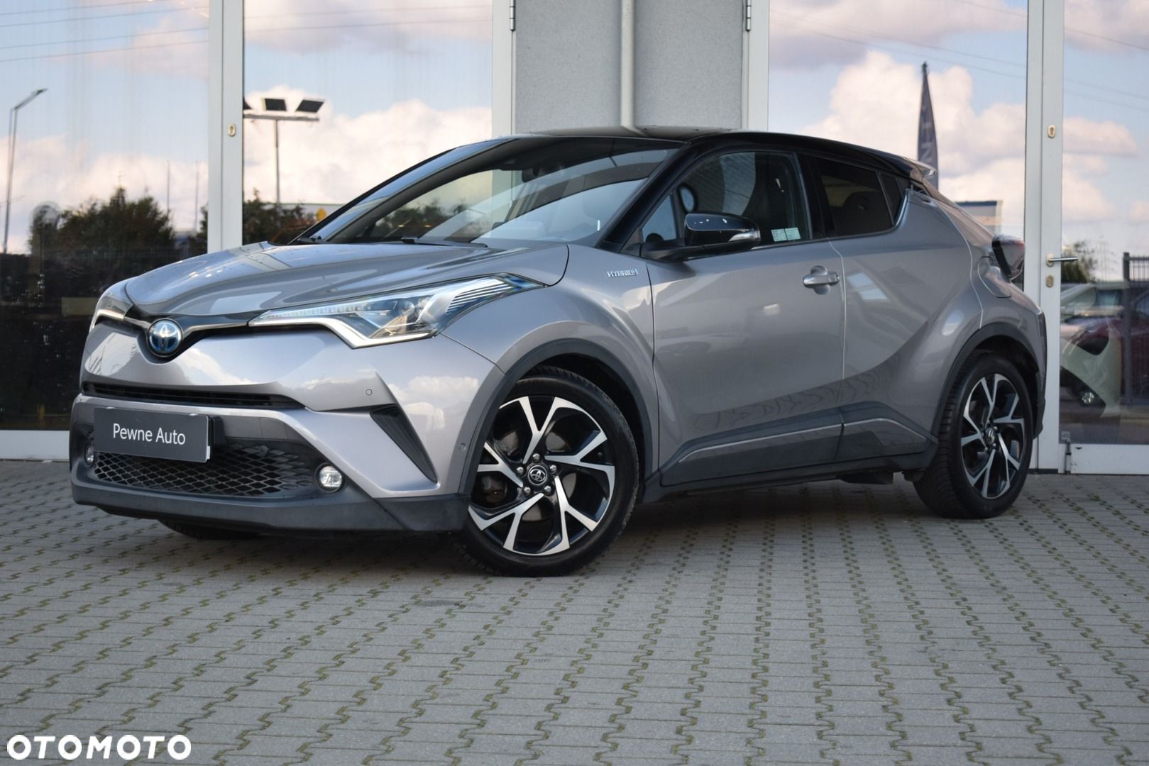 Toyota C-HR 1.8 Hybrid Dynamic - 1