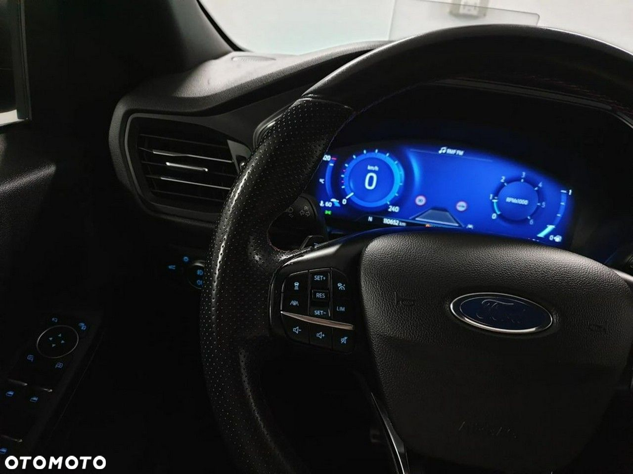 Ford Kuga 2.0 EcoBlue 4x4 ST-LINE X - 10