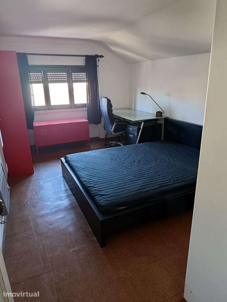 Quartos mobilados em moradia com jardim em Mem Martins - Grande imagem: 2/8