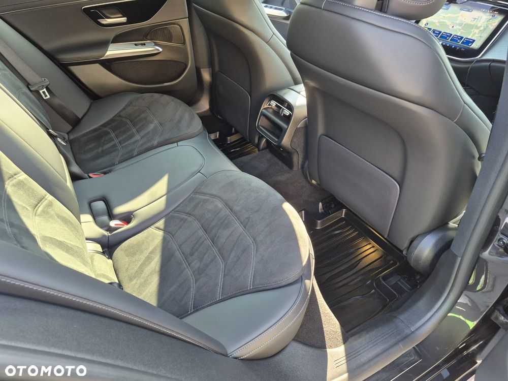 Mercedes-Benz Klasa E 220 d mHEV AMG 9G-Tronic - 13